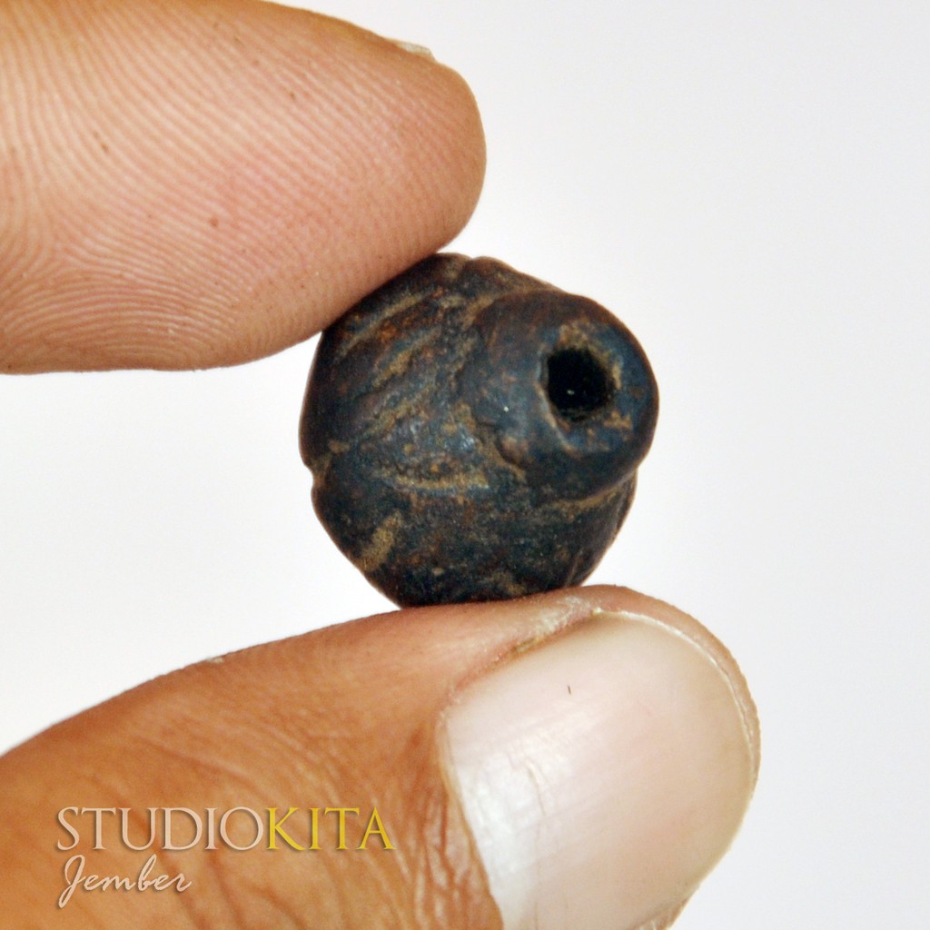 

1 Pcs Guci Cepuk Hitam Stok Lama