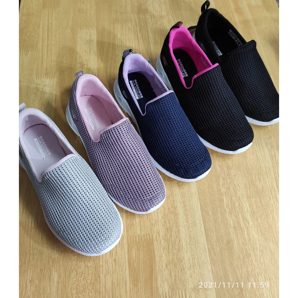 skechers flutter joy