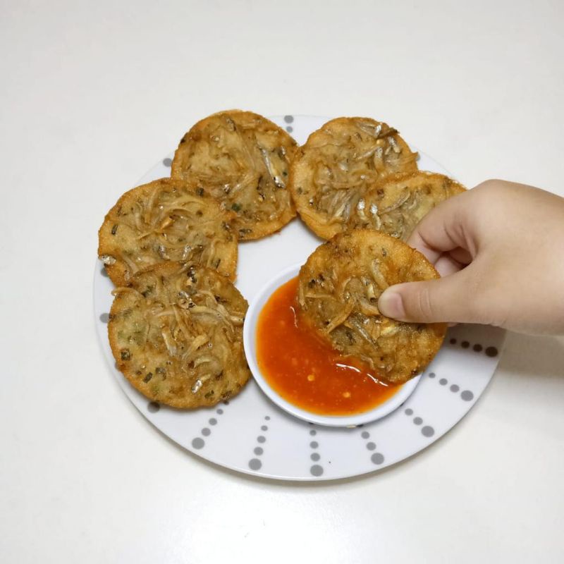 

Bakwan Pontianak topping teri (10 pcs)