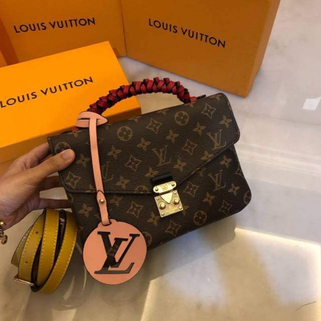 LV P*OCHETTE BRAIDED METIS HANDLE RED