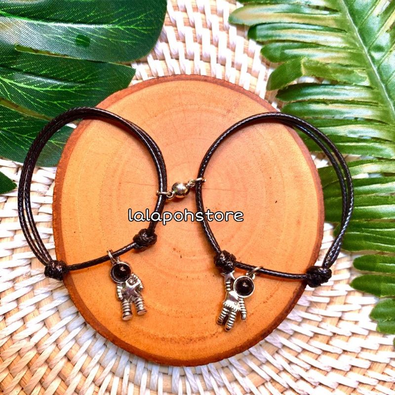 GELANG COUPLE MAGNET INISIAL ASTRONOT | GELANG INISIAL | GELANG COUPLE
