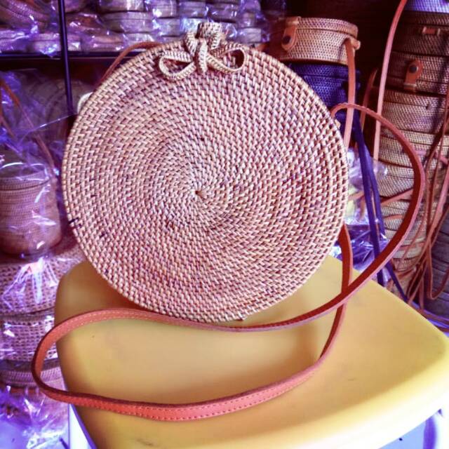 

Tas rotan polos (ada pita)