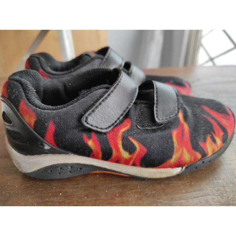 Preloved sepatu anak laki-laki/ Preloved sepatu anak murah/ Preloved Sepatu anak sekolah