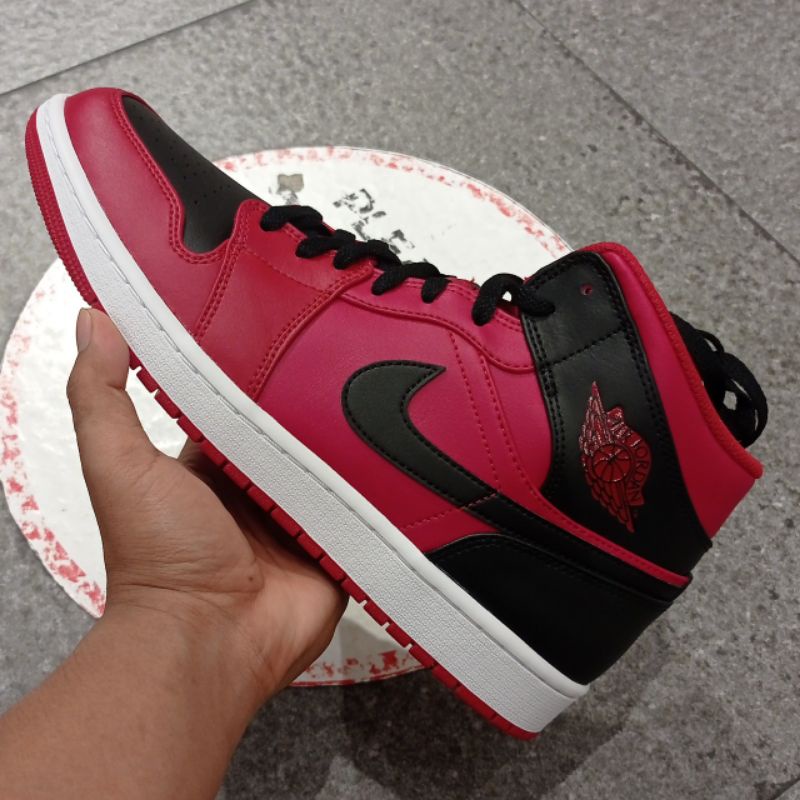 SEPATU SENEAKERS AIR Jordan 1 Mid SE Coconut Milk Hoops point bisa Cod tokoku188