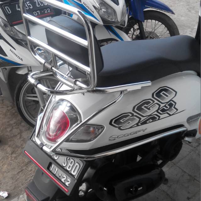 Lis body plus senderan belakang scoopy2017/2018 aksesoris scoopy