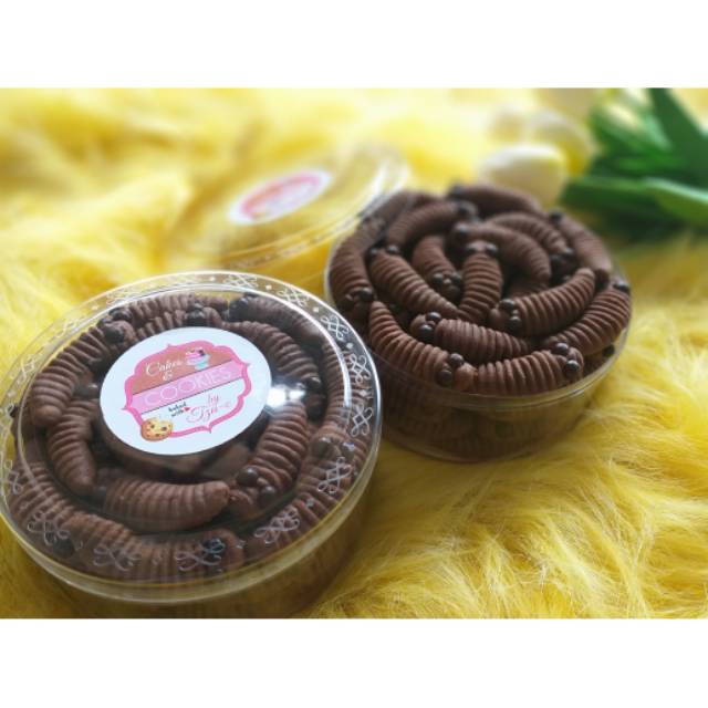 

KUE LEBARAN PREMIUM CHOCOLATE CARTEPILLAR COOKIES