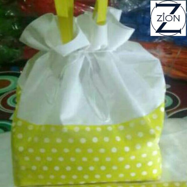 

ZION - Tas hajatan spunbond souvenir syukuran semi resmi serut polkadot 22(0408)