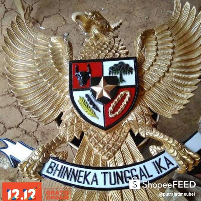 relief ukiran garuda pancasila
