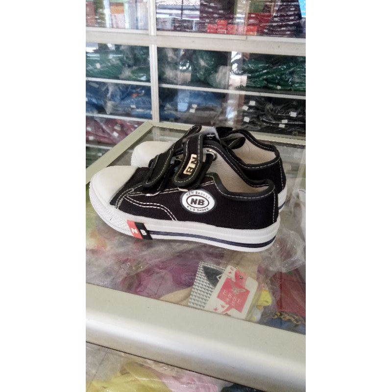 SEPATU ANAK SEKOLAH TK SD NB PENDEK MODEL PREPET-SEPATU SEKOLAH NB PENDEK PEREKAT-SEPATU SEKOLAH MUR