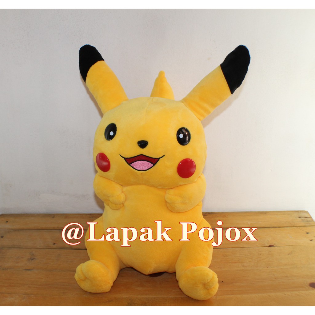 Boneka Pikachu Pokemon Go size M