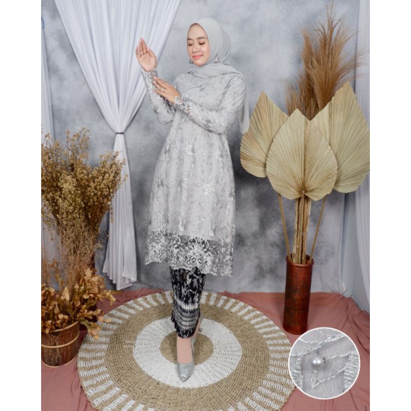 COD / SET KEBAYA MODERN / SETELAN KEBAYA MODERN / SETELAN KEBAYA BROKAT / ATASAN KEBAYA SAJA / KEBAYA BROKAT / KEBAYA BRUKAT / KEBAYA PESTA / KEBAYA WISUDA / TUNIK / TUNIK BROKAT / TUNIK TULLE-Set Silver