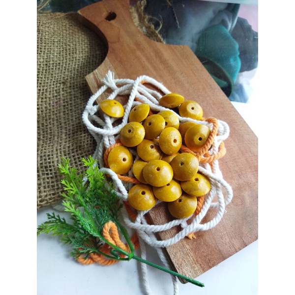 manik kayu mentosan/wooden beads/bulat pipih