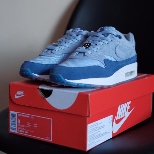 have a nike day air max 1 indigo