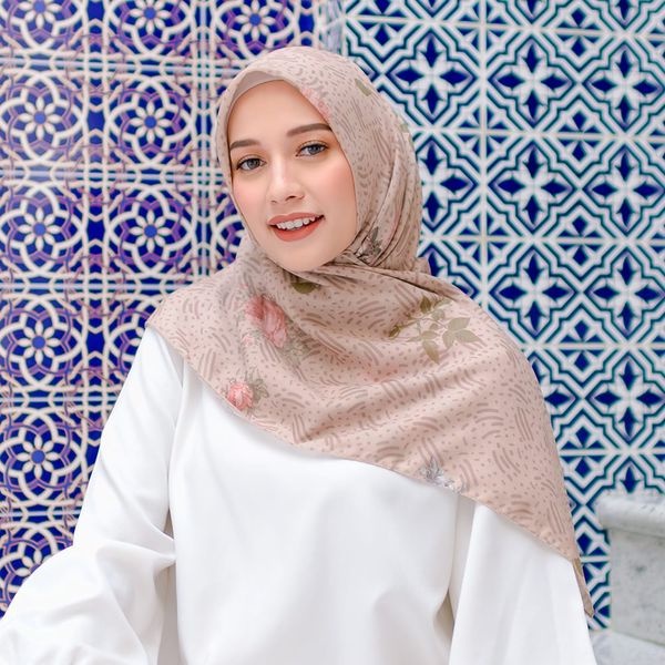 Shafira Hijab Kerudung motif Scarf Segi Empat Willona Scarf
