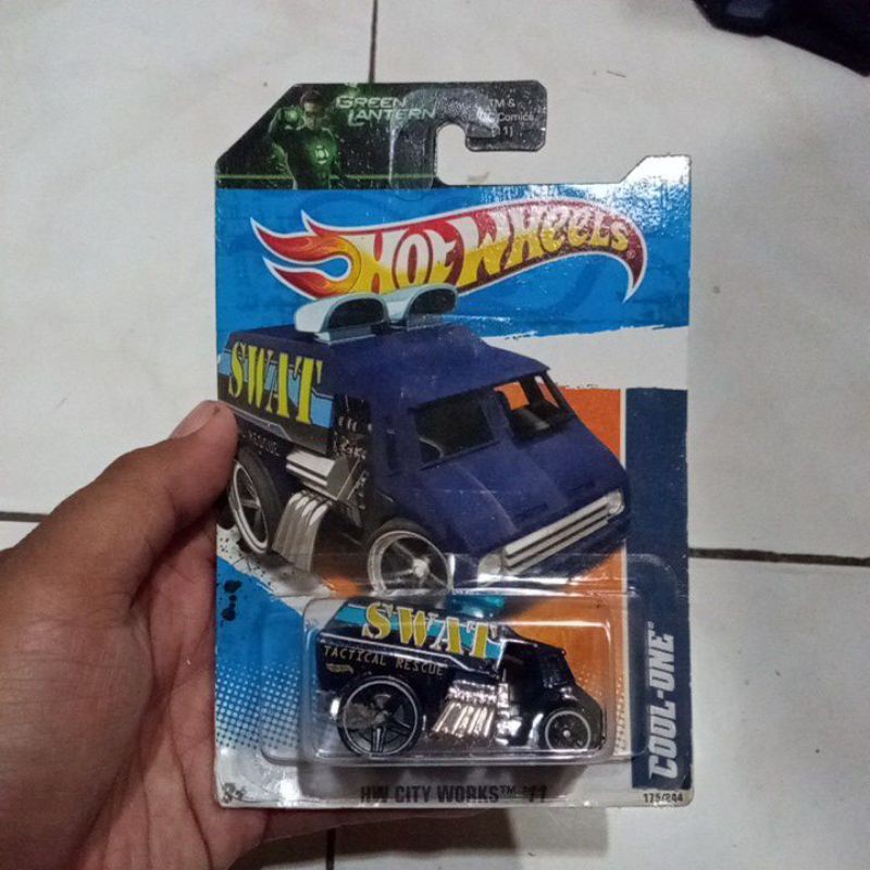 mainan mobil hotwheels kado cool one swat green lantern murah laris semarang