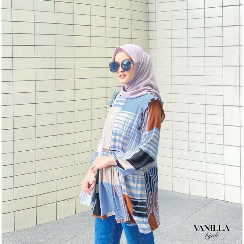 DORIS BLOUSE MIAMI SIZE M VANILLAHIJAB