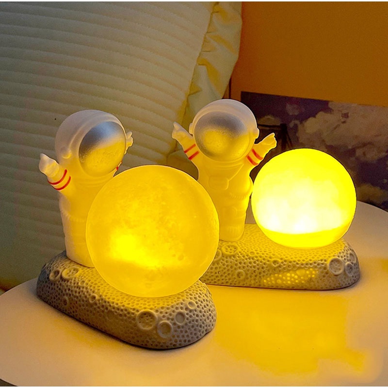 Lampu Tidur Bentuk Astronot 3D Untuk Dekorasi Kamar Anak