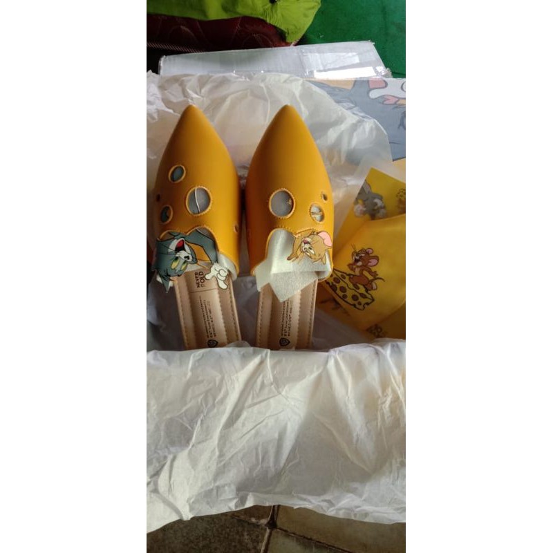 slipper ittaherl Tom and Jerry