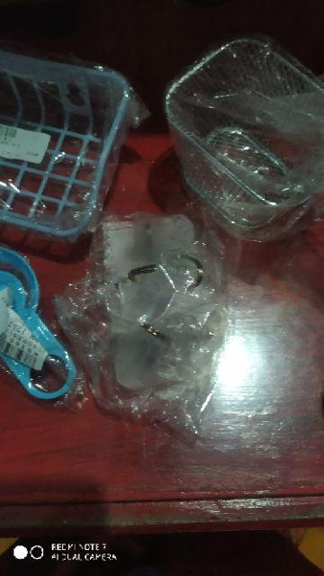 Rak Wadah Dengan Model Gantungan Dinding Dan Ganda Untuk Organizer Spons / Sabun Pada Dapur