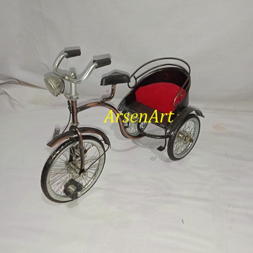 Miniatur Becak Mandarin Becak Logam Ukuran Kecil Panjang 25 cm