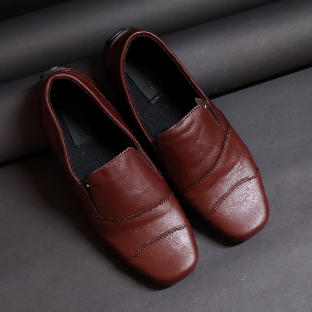 ABRHM X WRK Sepatu Slip On Pria Sepatu Pria Casual Kulit Asli Ori Keren Cowo/Cowok Sepatu Kerja Pria Sepatu Kasual Santal Kuliah Kondangan Semi Formal Gaya Keren Kekinian Murah Terlaris