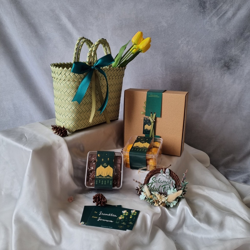 

RAMADHAN HAMPERS - PAKET B (RAYAKAN) - Seroempoen Petals x Second Bite