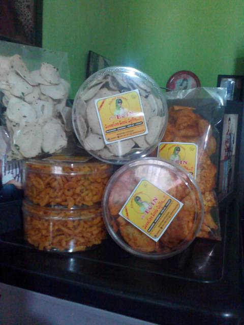 Makaroni , basreng , seblak kering aneka rasa &amp; pikset 1 kg