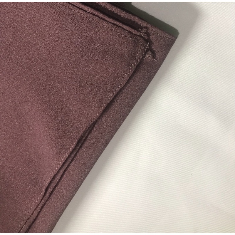 HIJAB SEGI 4 SYARI 130X130 DIAMOND-Abu dusty