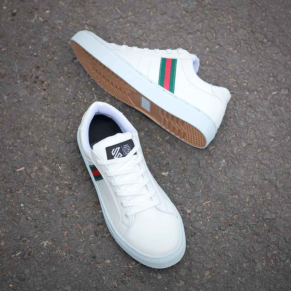 Sepatu Sneakers Casual Pria Putih Original Kuzatura | KZS 777