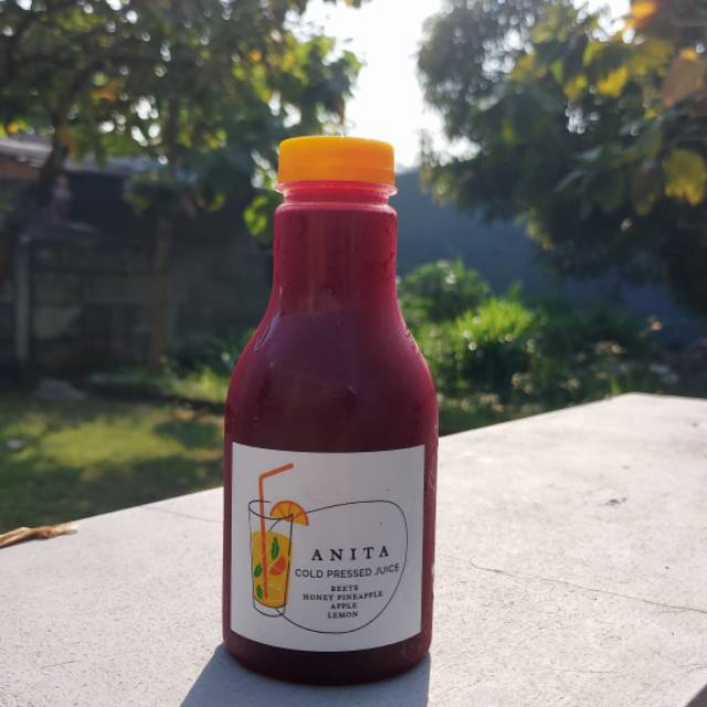 

Cold Pressed Juice Beet Honey Pineapple Apple Lemon