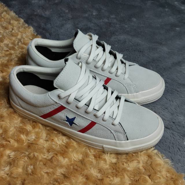 Sepatu Converse One Star Academy