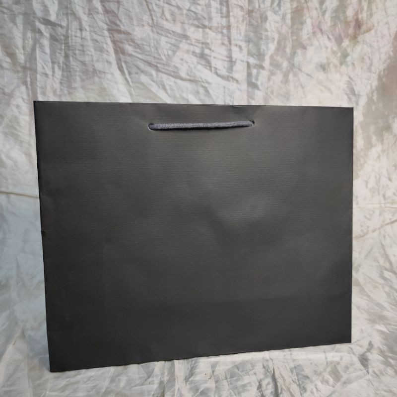

PAPER BAG KADO HITAM POLOS FASHION GOODY BAG [ Kado cowok cewek ultah wisuda anniversary pernikahan gift box ]