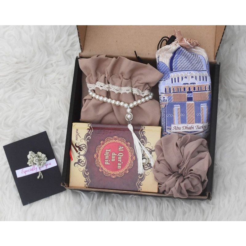 Hampers kado hadiah hari ibu  cewek wanita teman wisuda ulang tahun istri adik anniversary resign