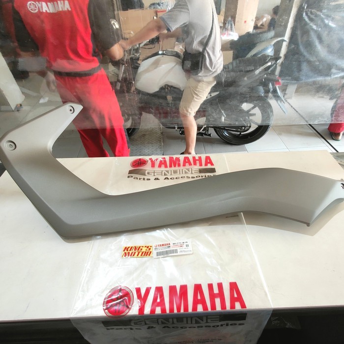 COVER SIDE / BODY TENGAH /DELTA BOX /SAMPING TANGKI NEW NMAX KIRI (P0)