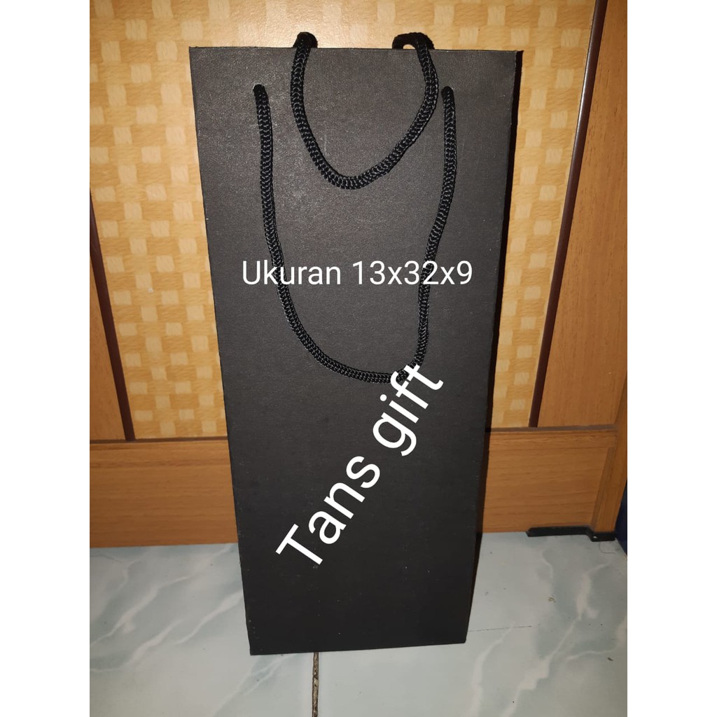 

Paper bag BC hitam 125 gsm ukuran Wine (Botol)