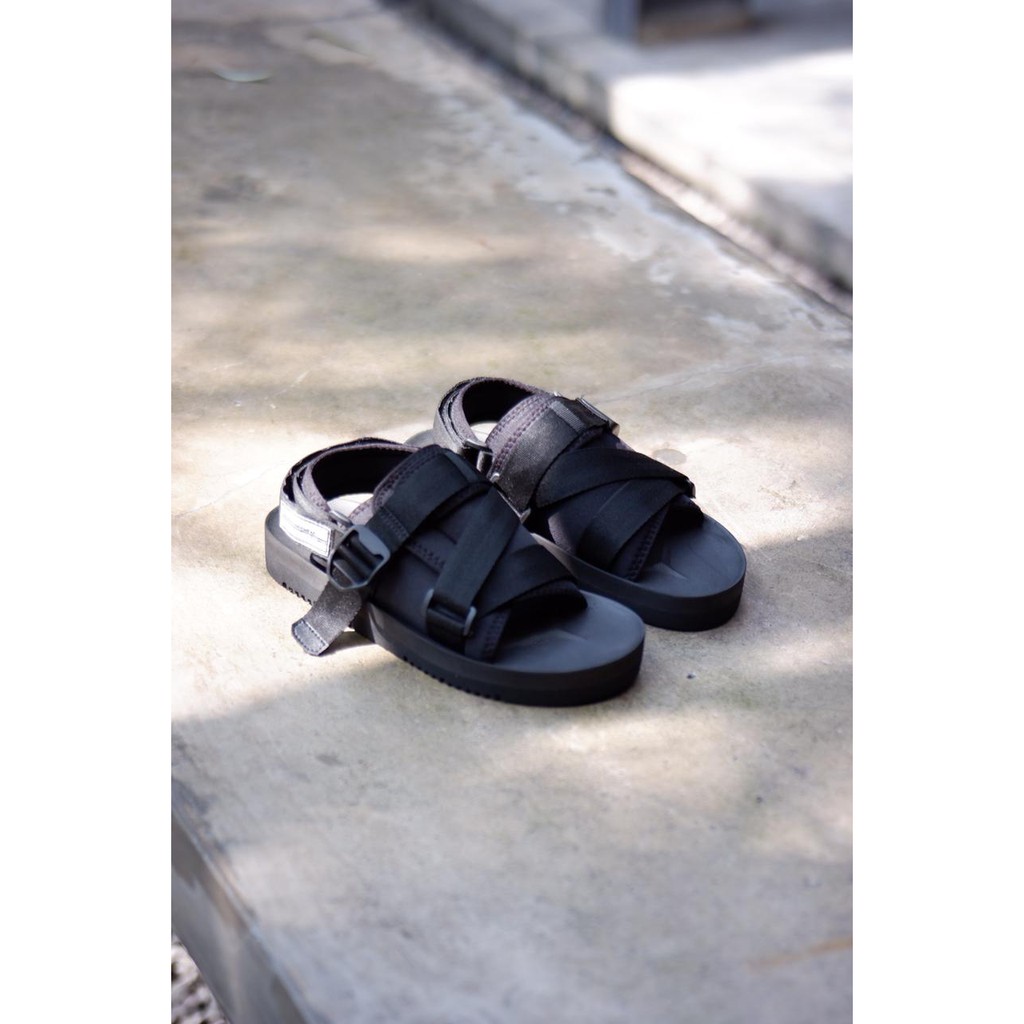 SANDAL KASUAL PRIA WANITA VOLKERFOOTWEAR ARTIKEL MOCK UP FULLBLACK SOLECUTE