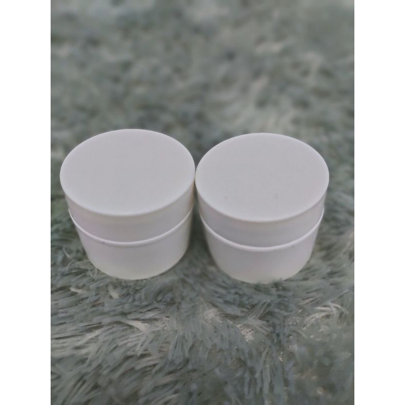 

cepuk plastik skincare bekas (hanya tempatnya)