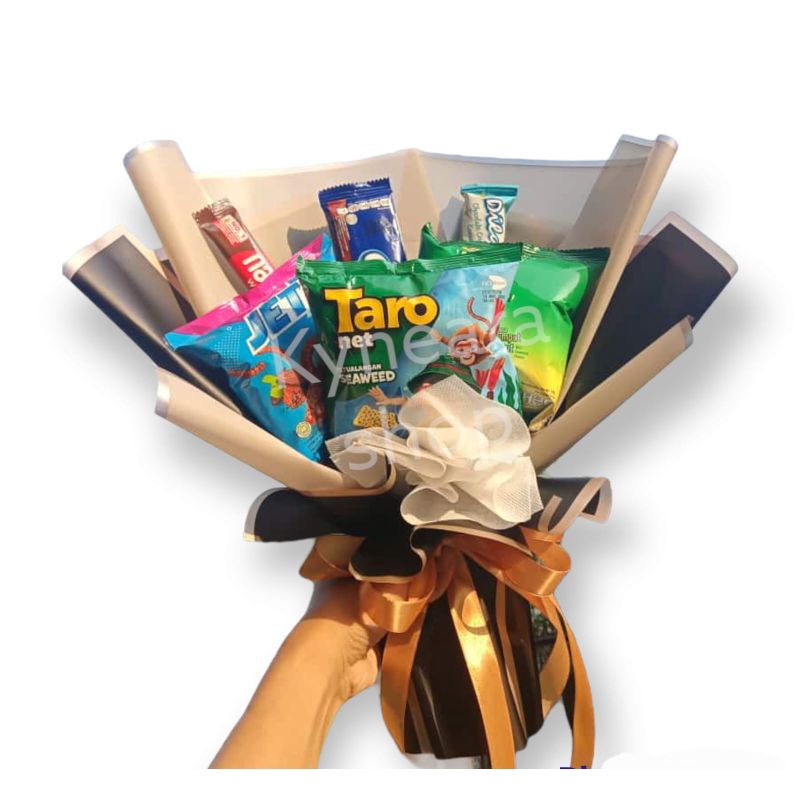 

snack bouquet / buket jajan / souvenir ultah isi 6 jajan