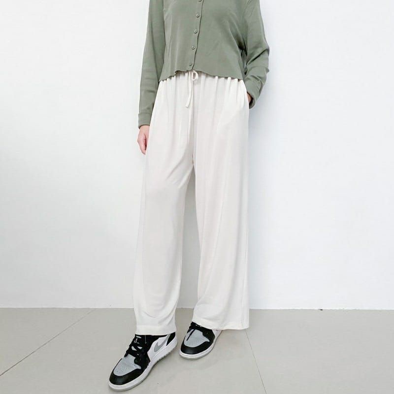 Kulot Jumbo DAILY KULOT JUMBO // UMBRELLA KULOT // CELANA PANJANG WANITA S M L XL-JUMBO-Putih