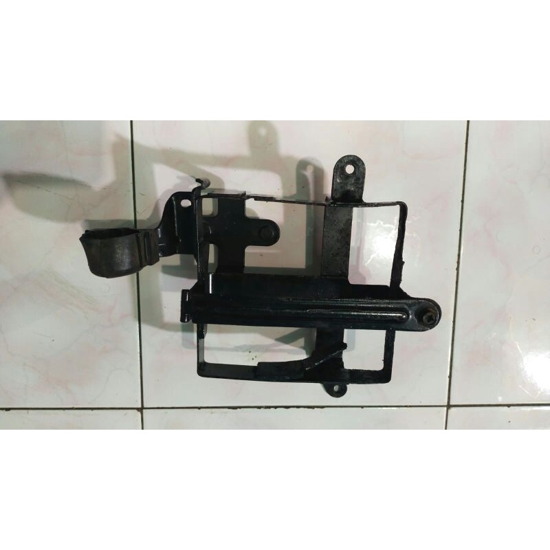 Tempat aki dudukan aki Honda Tiger original