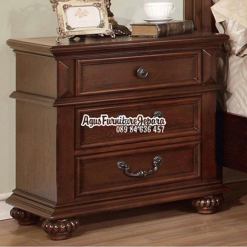 MEJA NAKAS LACI 3 JATI BELIMBING (meja nakas klasik meja jati)