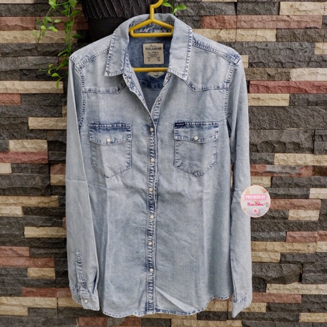 Kemeja Denim Pull & Bear