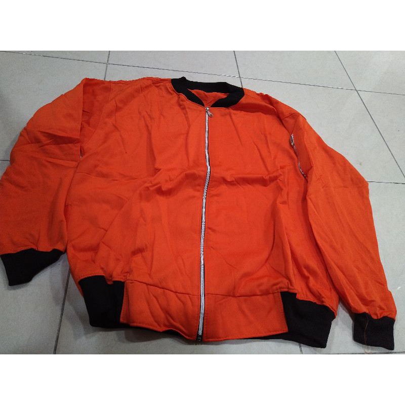 jaket bomber orange polos