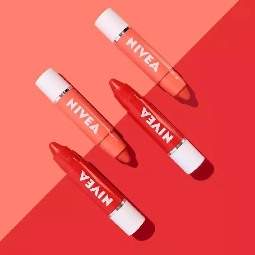 NIVEA Lip Care Lipbalm &amp; Colour Red Lip Balm crayon 4.8gr