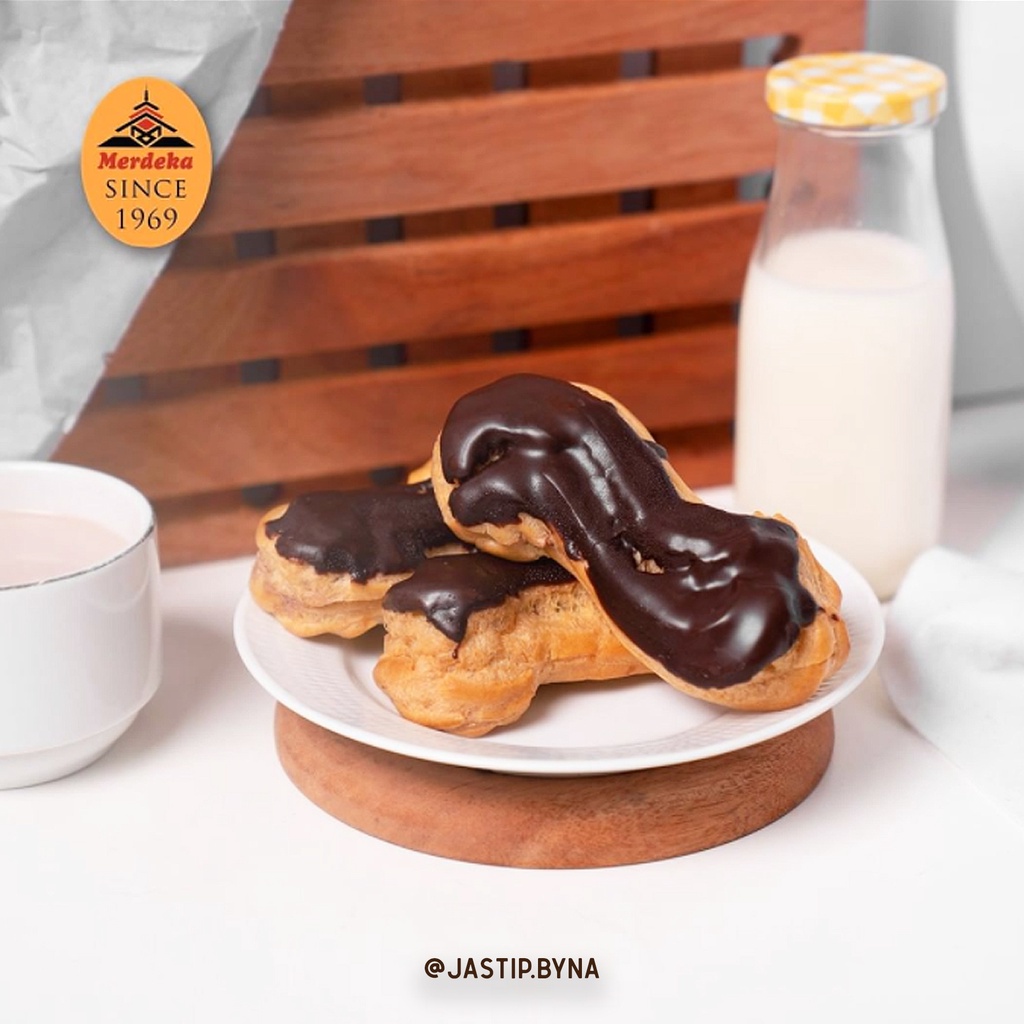 Jual SOES MERDEKA ECLAIR RHUM DAN NON RHUM | SUS ENAK MAKANAN SNACK ...