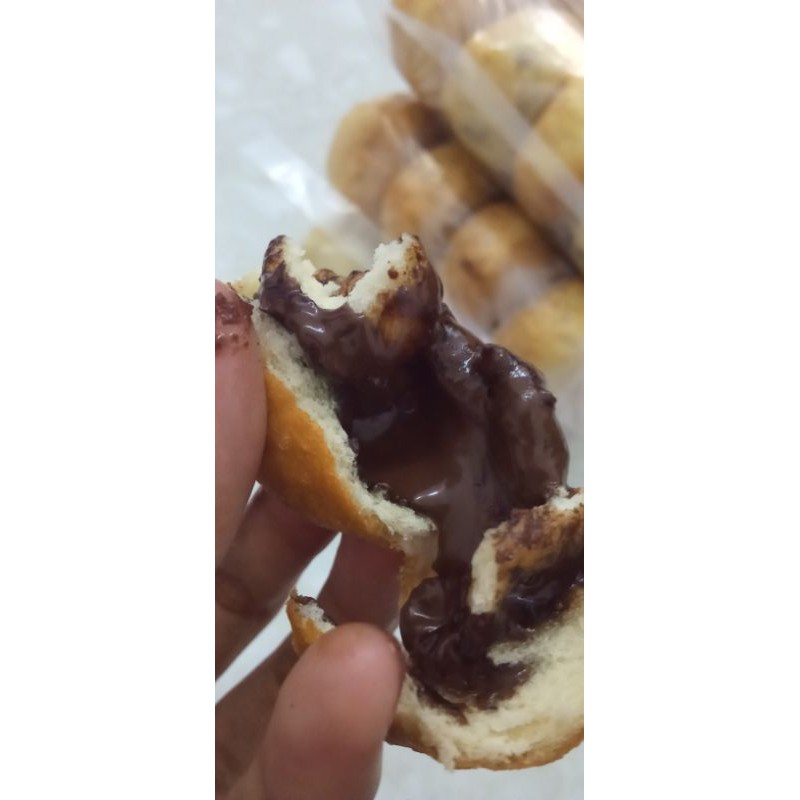 

roti goreng isi coklat lumer