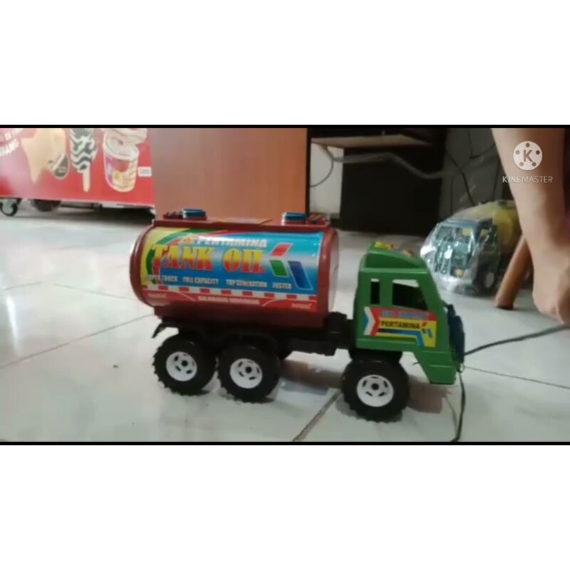 truk pertamina mainan ukuran sedang. truk mainan anak pertamina sedang. truk tangki mainan