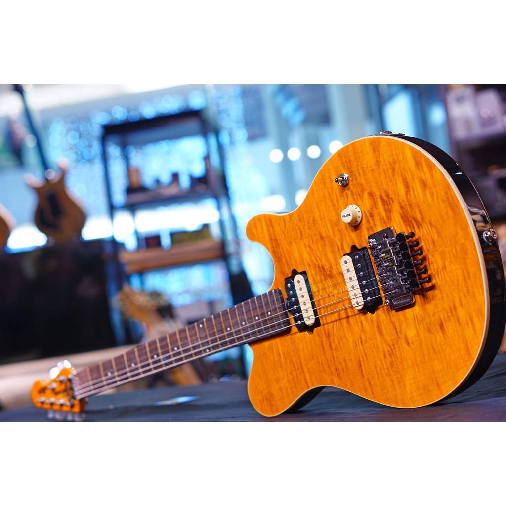 Music Man Axis Trans Gold Quilt Match Headstock G85940