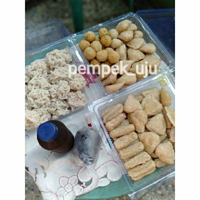 

Pempek campur