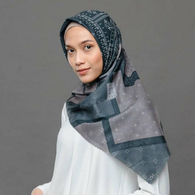 Hujan Scarf by Vanilla Hijab Color Black